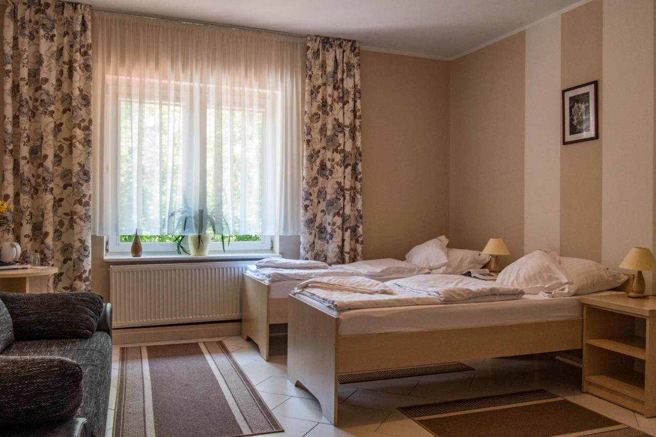 Kompleks Wypoczynkowo-Konferencyjny Mazur-Syrenka Krutyn Luaran gambar